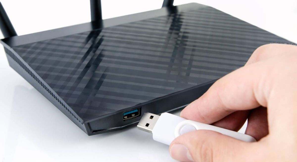 Ni en la TV ni el ordenador: el puerto USB más importante está en el router WiFi y es un tesoro oculto