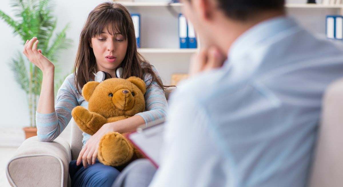 Las tres frases que en España reflejan inmadurez emocional en las personas, según la psicología