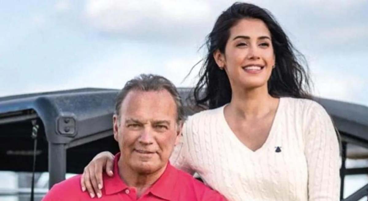 Bertín Osborne y Gabriela Guillén presentan a su hijo en la revista 'Hola'