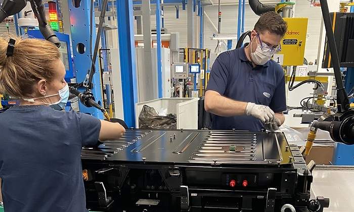 ford-ensamblaje-baterias-web.jpg