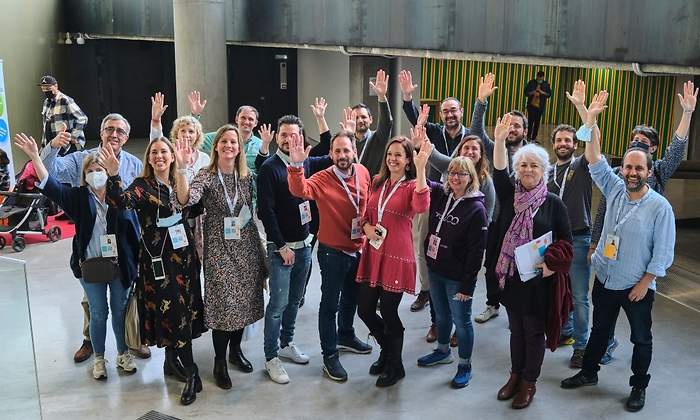 Un-grupo-de-docentes-y-coaches-del-Programa-de-Liderazgo-de-EduCaixa-1.jpg