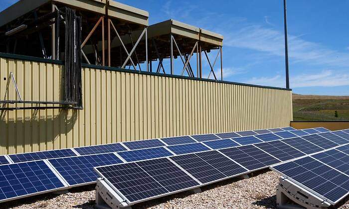 placas-solares-canal.jpg