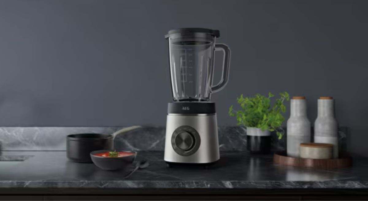Llegan los descuentos Back to School a AEG: esta es la batidora de vaso perfecta para toda la familia (y rebajada)