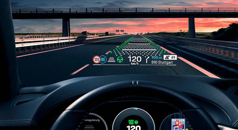 Por primer vez, y es una de las muchas novedades del Macan, el Head up display ofrece realidad aumentada.