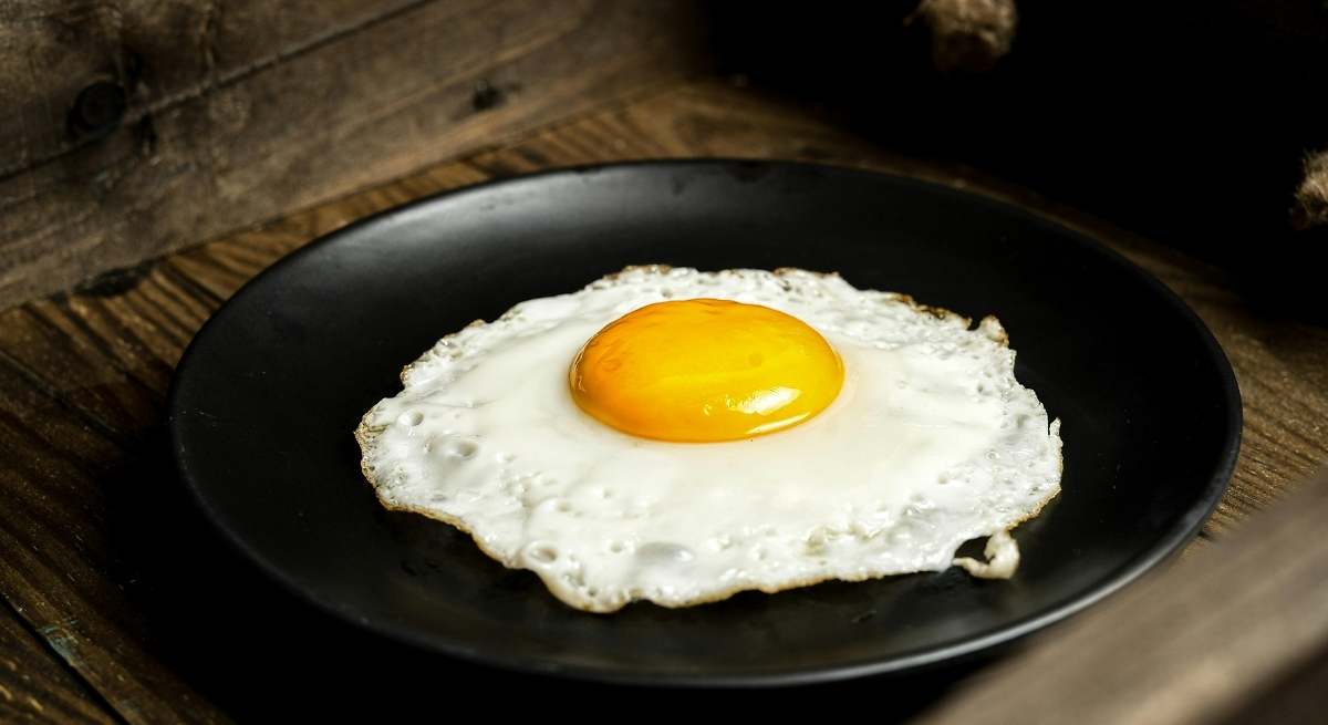 Confirmado por expertos: "Los huevos fritos no solo no suben el colesterol, sino que pueden ayudar a bajarlo"