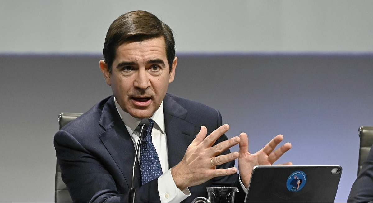 Torres (BBVA) defiende el precio y la intención de alcanzar el 50% del Sabadell, pero sin descartar cambios finales