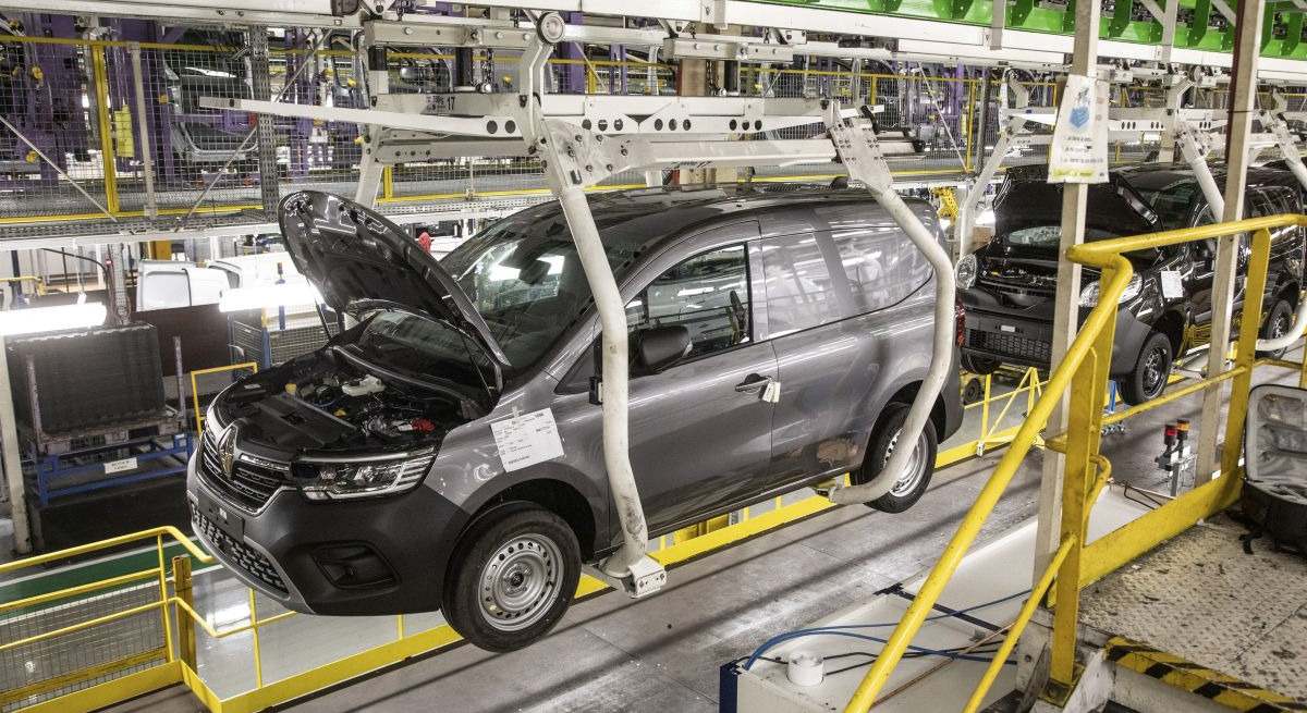 Las ventas del sector industrial de Castilla y León se disparan un 21,1%, el triple que la media