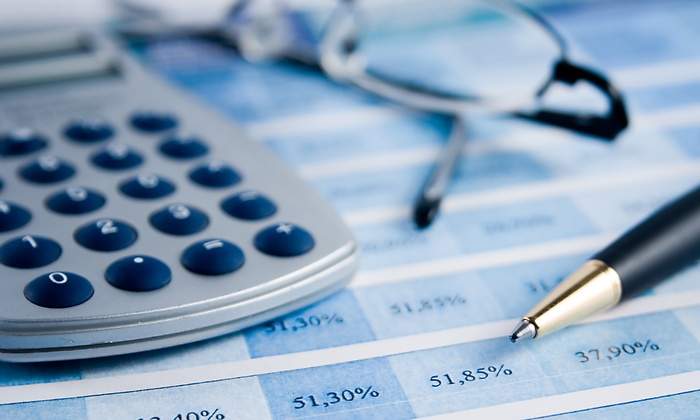 calculadora-salarios-dramstime-1200x655.jpg