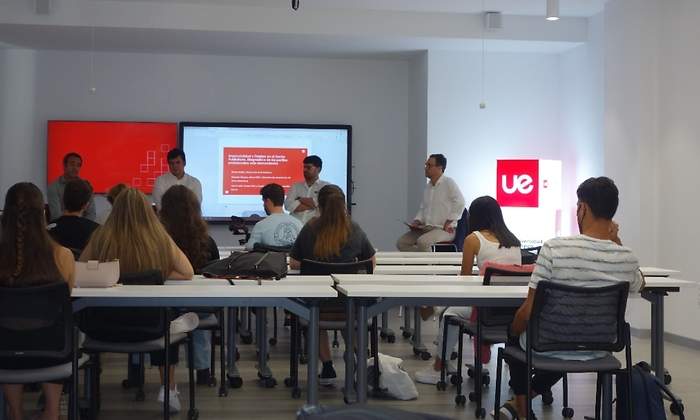 Foro-sobre-empleabilidad-en-Publicidad-y-2-1.jpg