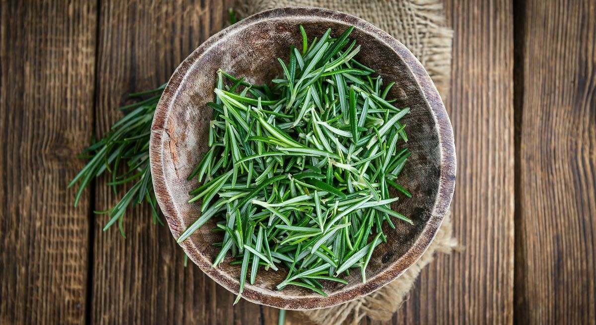 La hierba que desintoxica el páncreas, mejora las digestiones y es antiinflamatoria