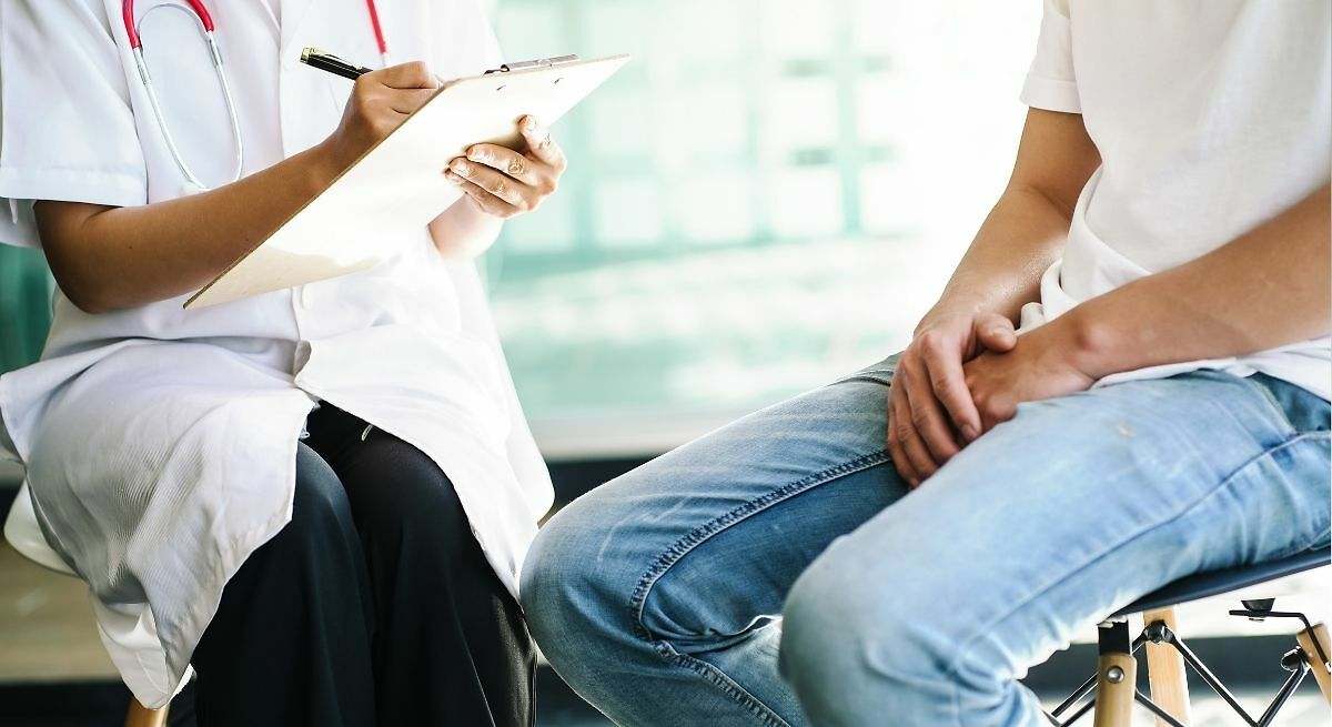 Revertir la vasectomía es posible: los médicos dan esperanza a miles de hombres