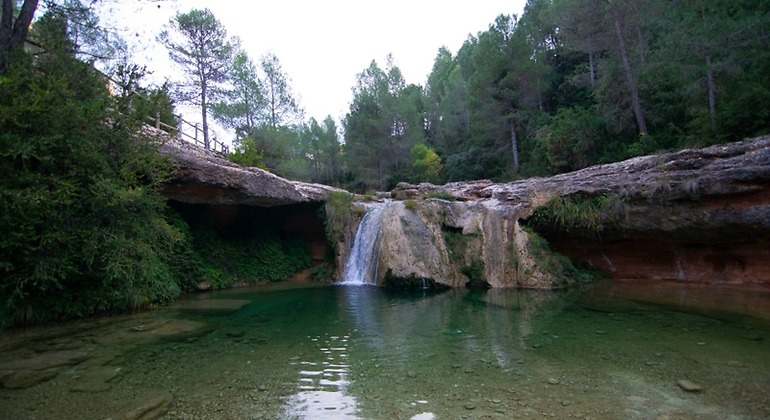 Poza con dos cascadas en la zona de Cataluña
