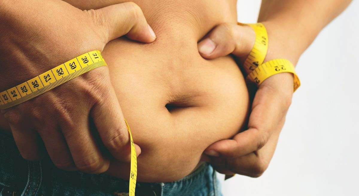 El ejercicio de menos de un minuto que recomienda Harvard y que ayudará a eliminar la barriga cervecera