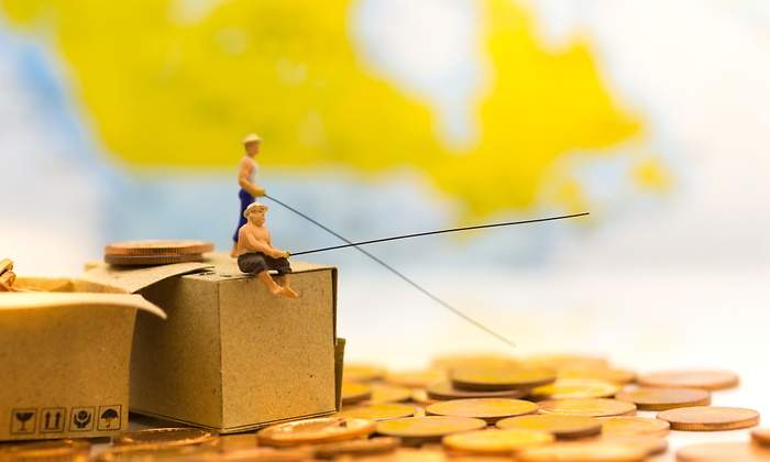 Pescadores-roban-dinero-cana-pescar-dreamstime.jpg