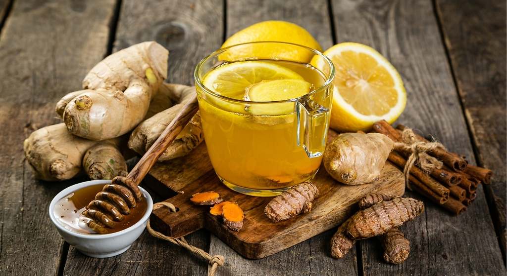 Qué le sucede a tu cuerpo cuando bebes té de cúrcuma a diario