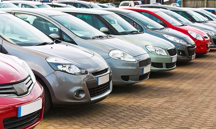 coches-concesionario-dreamstime-770x420.jpg