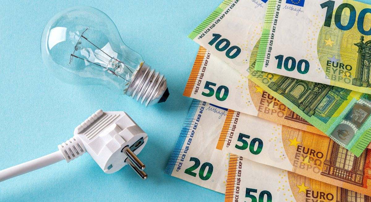 Qué cinco electrodomésticos consumen más y cómo utilizarlos para ahorrar en la factura de la luz