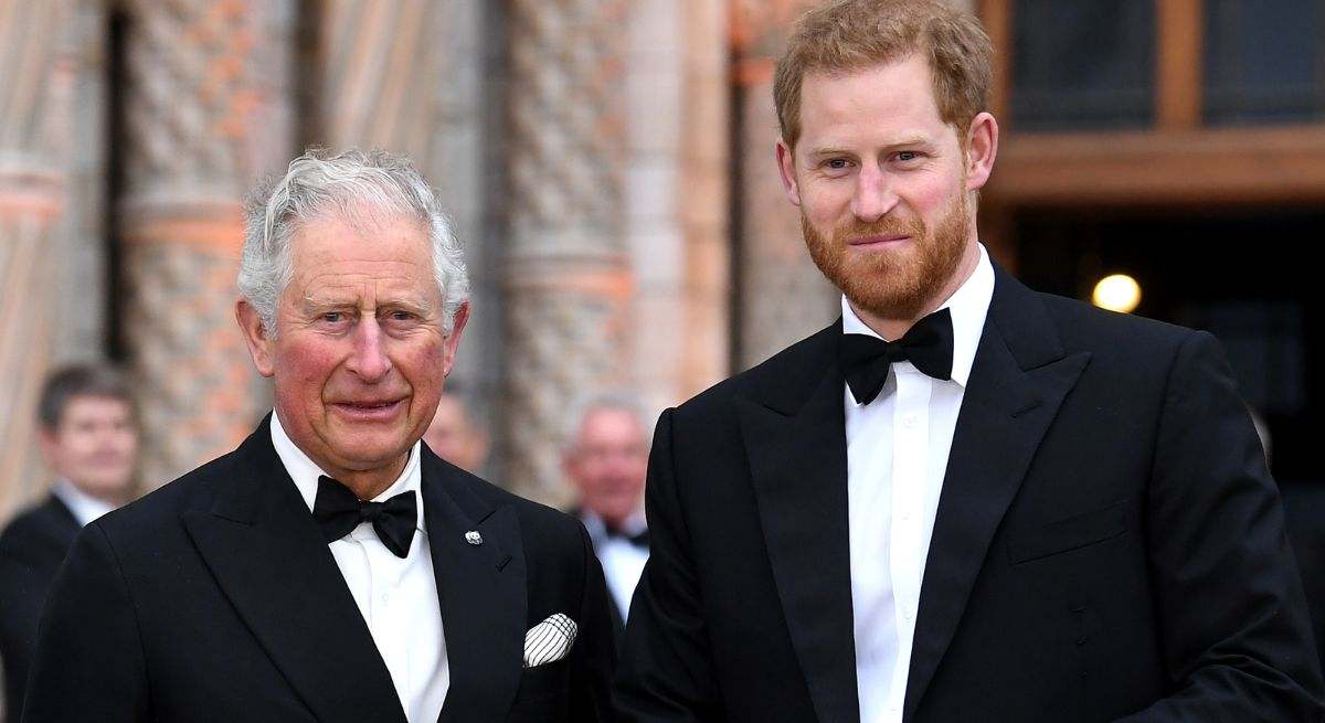 El cara a cara entre Carlos III y Enrique, en el aire por el egoísmo de los Sussex