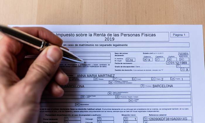 ejemplo-declaracion-de-la-renta-2019-dreamstime.jpg