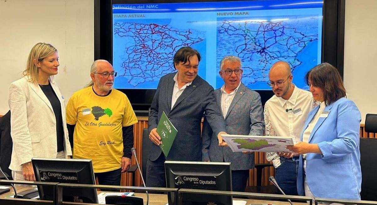 La España vaciada se rebela contra el recorte de paradas de autobús que prevé el Ministerio de Transportes