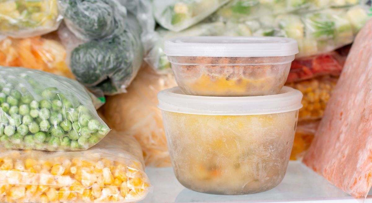El error imperdonable que cometes al descongelar alimentos y que puede afectar a su sabor y seguridad