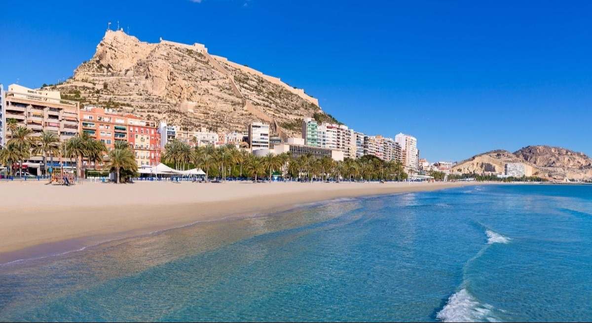 Ni Barcelona ni Madrid, este es el destino favorito de británicos y neerlandeses para sus vacaciones de agosto, según expertos