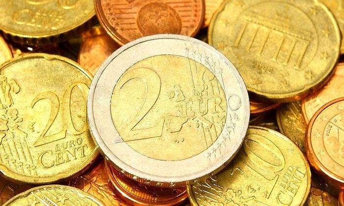 2-euros-esp-dreamstime.jpg