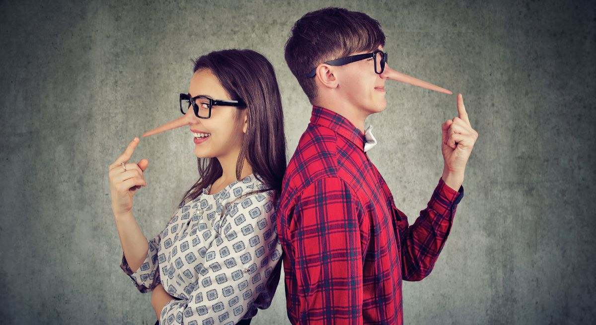 Las palabras que más repiten las personas mentirosas, según la Inteligencia Artificial