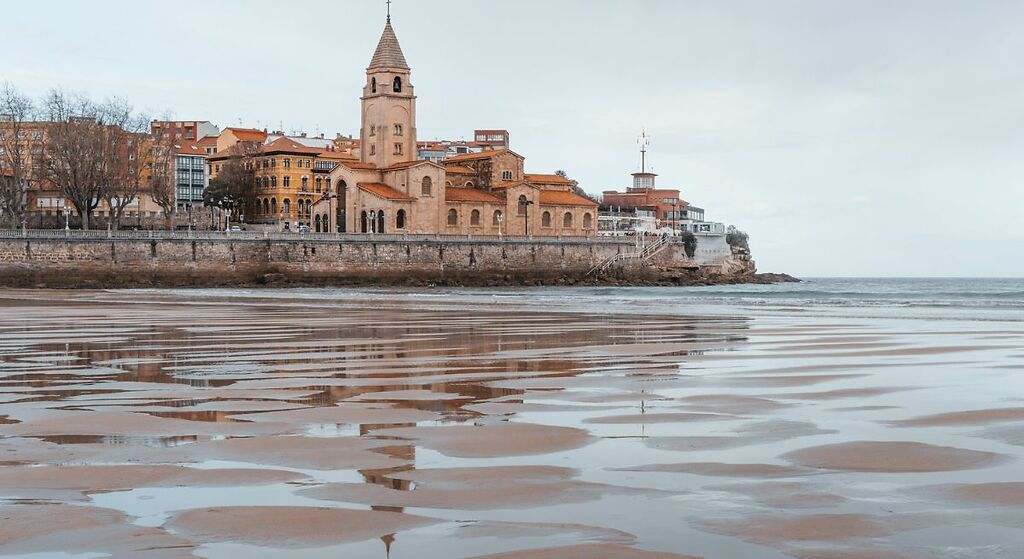 Playa de San Lorenzo-Gijón