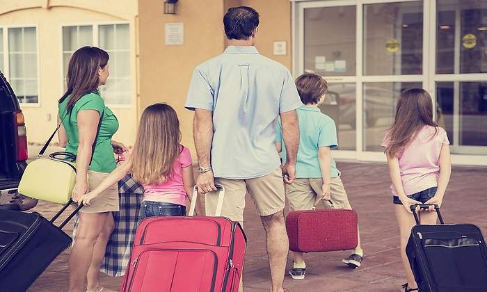 1200-x-655-Familia-viaje-Istock.jpg