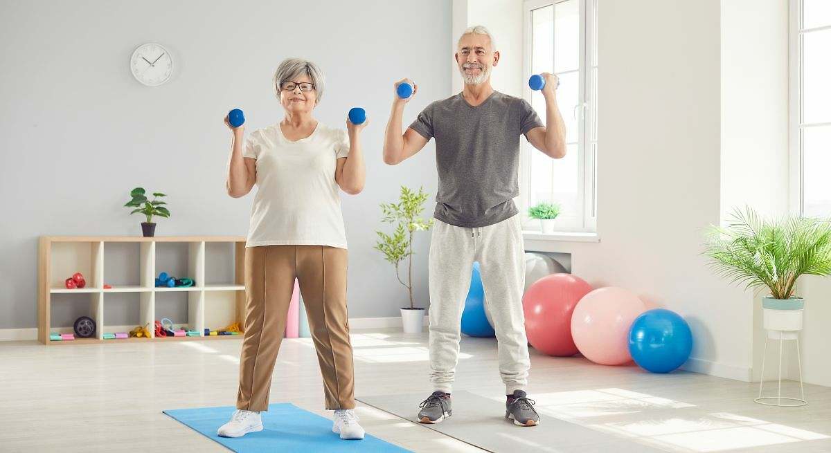 Ni correr ni caminar: este el ejercicio que debes hacer a partir de los 50 años para alargar tu vida