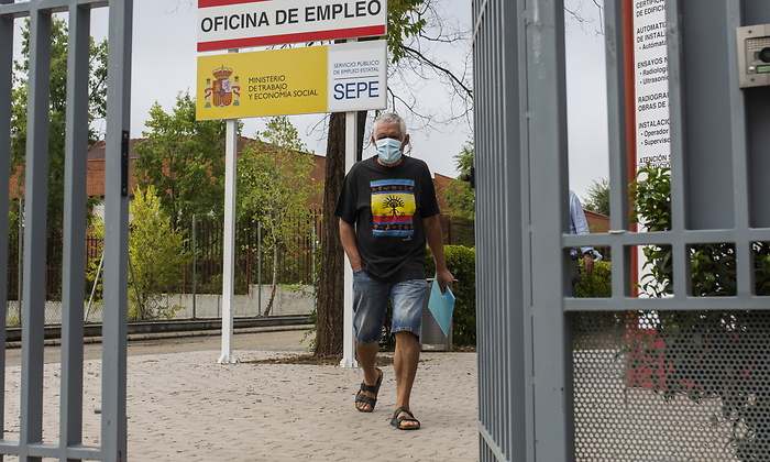 persona-mascarilla-fuera-sepe-ep.jpg