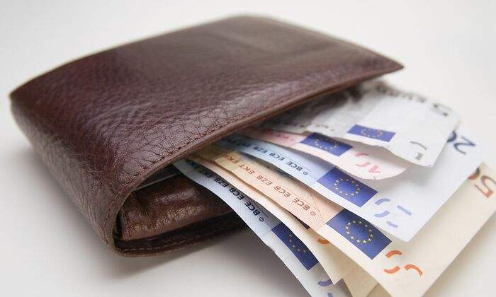 200-euros-ayuda-dreamstime.jpg