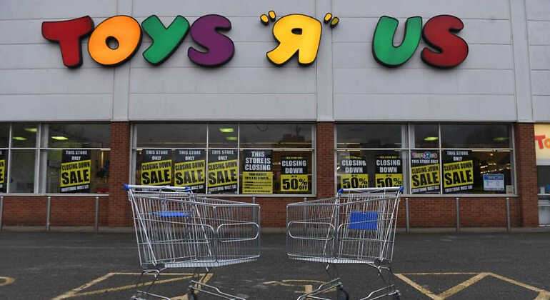 Tienda de ToysRUs cerrada.