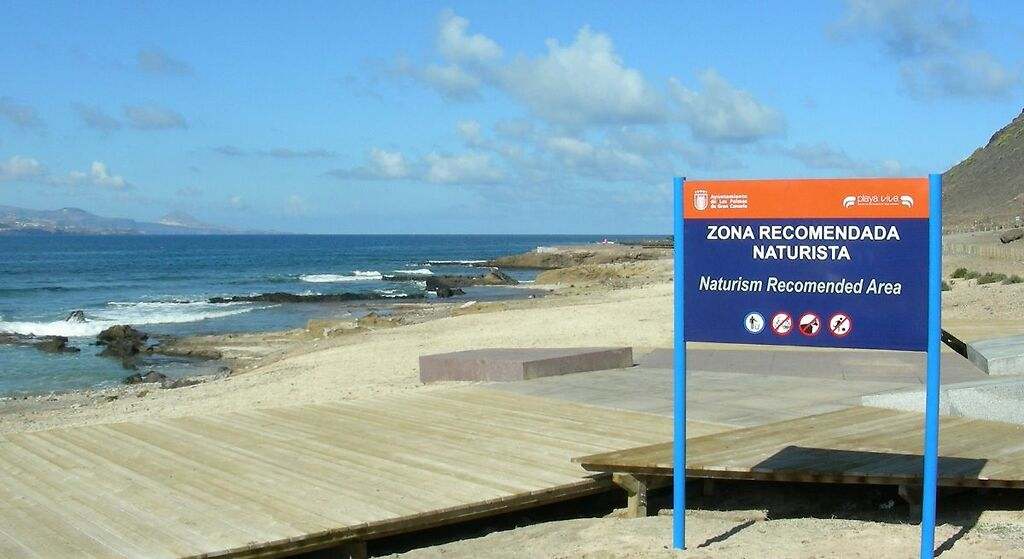 Hacer nuestras necesidades o nudismo