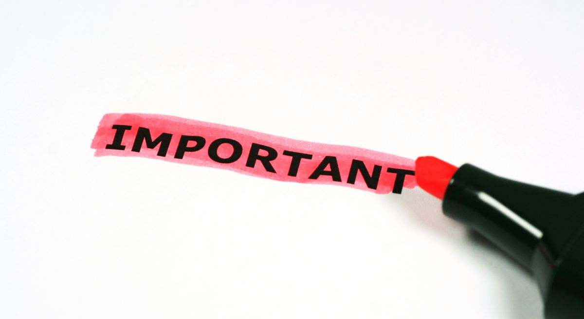 Busca resolver los problemas importantes