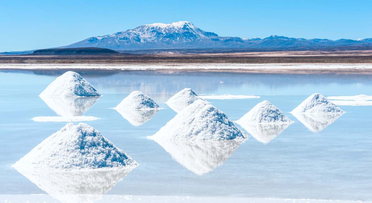 Rusia, EEUU y China luchan por el que será el mineral del futuro en los salares de Bolivia