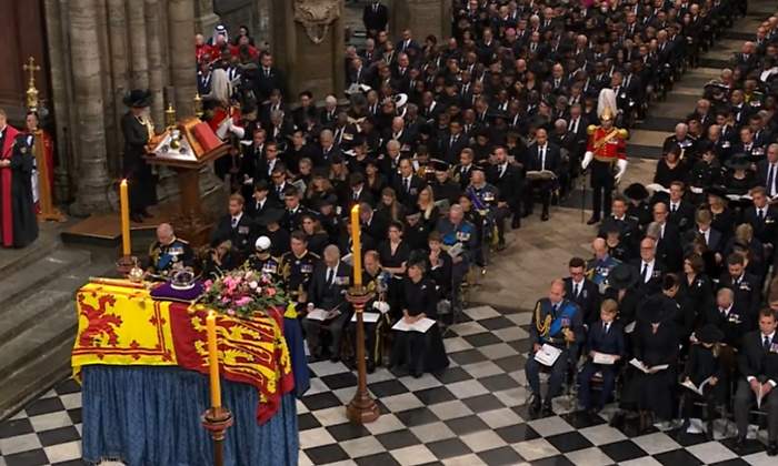 funeral-isabel-ii-1200.jpg