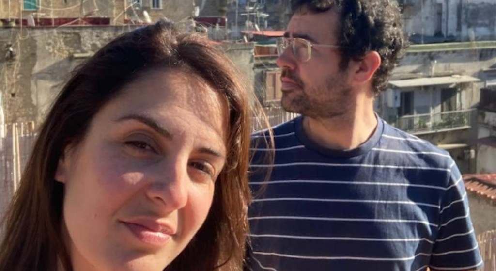 Rita Maestre anuncia que está embarazada tras meses de tormenta por el escándalo de su ex, Errejón: así es su vida con su marido escritor