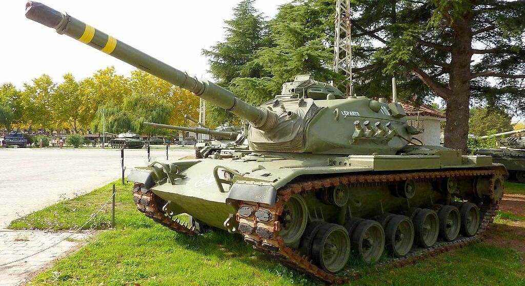 La Armada Española subasta carros de combate M-60 por menos de 50.000 euros: estos son los modelos