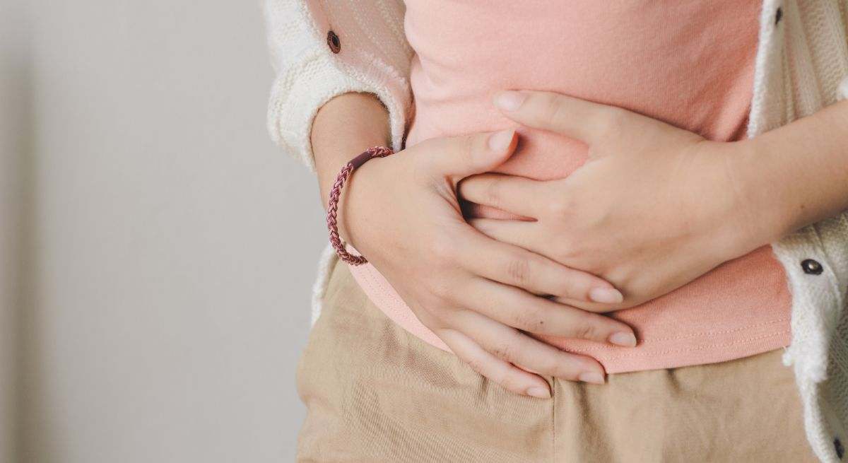 Ayuda con los dolores menstruales y regula la menstruación