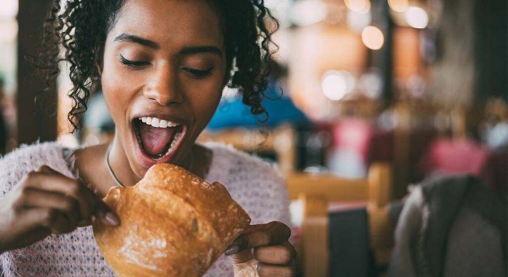 Disminuye la ansiedad por comer pan y dulce por las mañanas
