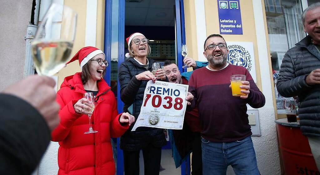 Así es el truco legal para que Hacienda no se lleve el 20% del premio de la Lotería de Navidad 2024