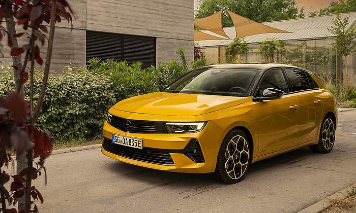 OPEL-ASTRA_CON_01.jpg