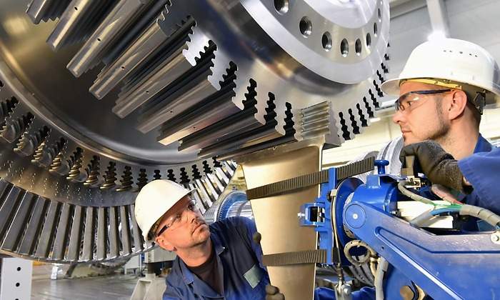 montaje-turbina-alemania-istock.jpg