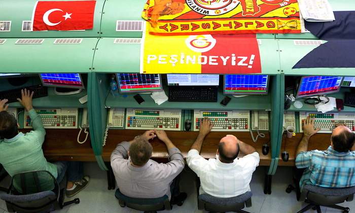 traders-bolsa-turca-bloomberg.jpg