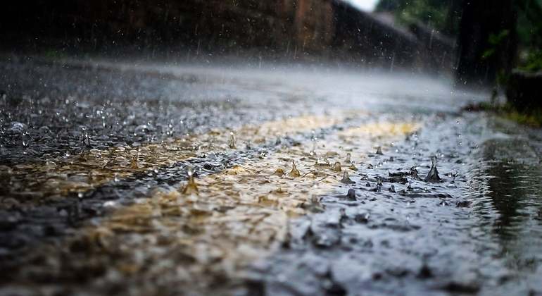 Carretera con agua