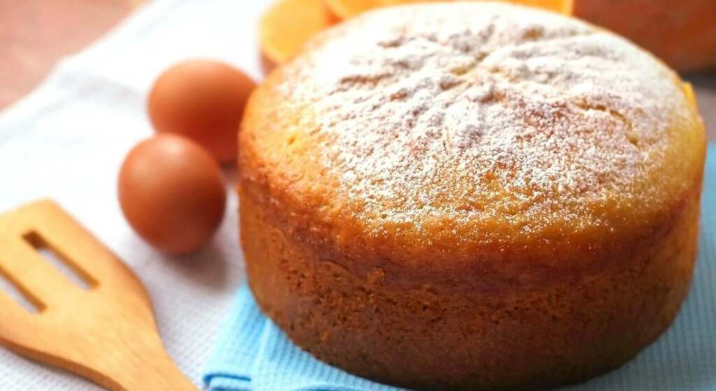 Cómo hacer bizcocho casero con solo tres ingredientes en pocos minutos y sin horno