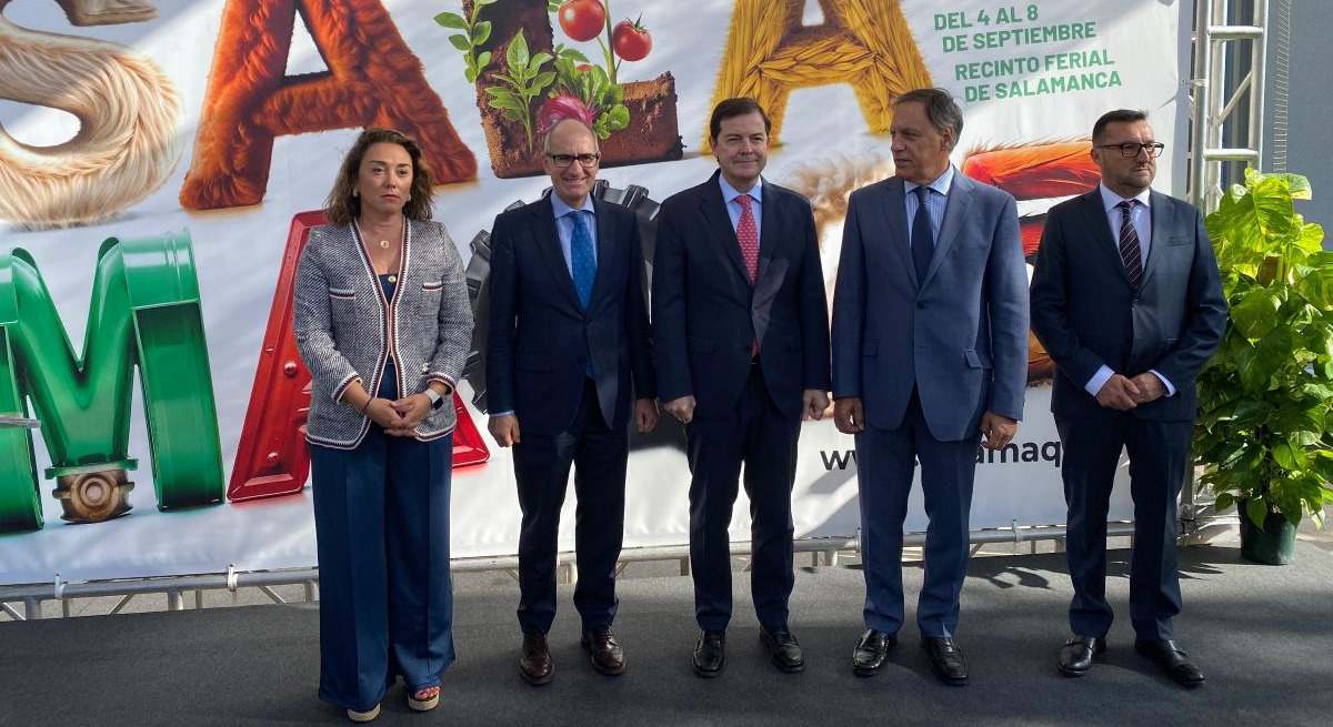 Mañueco anuncia un "plan ambicioso" para ampliar la ganadería extensiva en Castilla y León