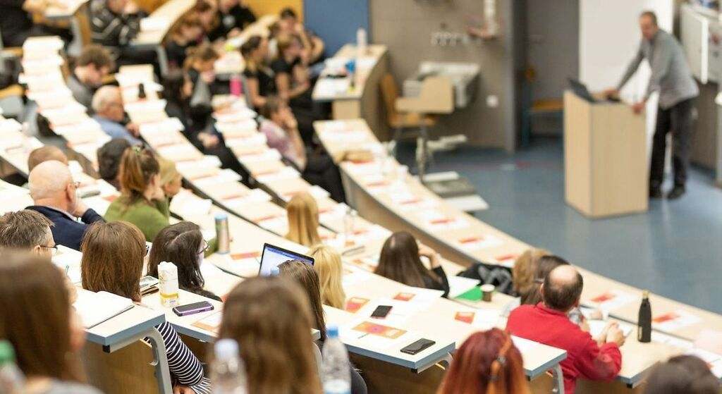 Examen PAU 2025: estas son las carreras con las notas de corte más bajas (y dónde estudiarlas)